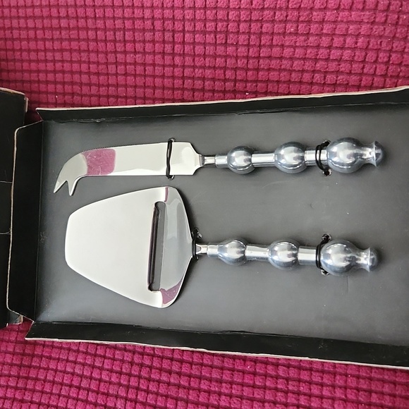 Cheese knife set by Cynthia Rowley. NWOT. - Picture 3 of 4